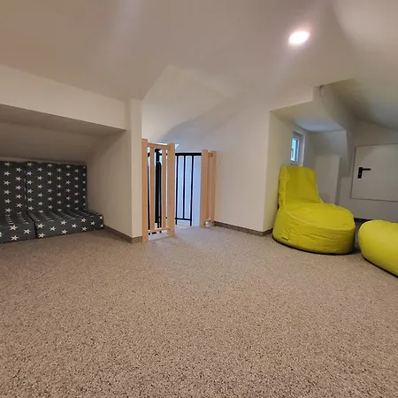 Mayr: Alpine Thermal & Summer Mountain Access Apartment *